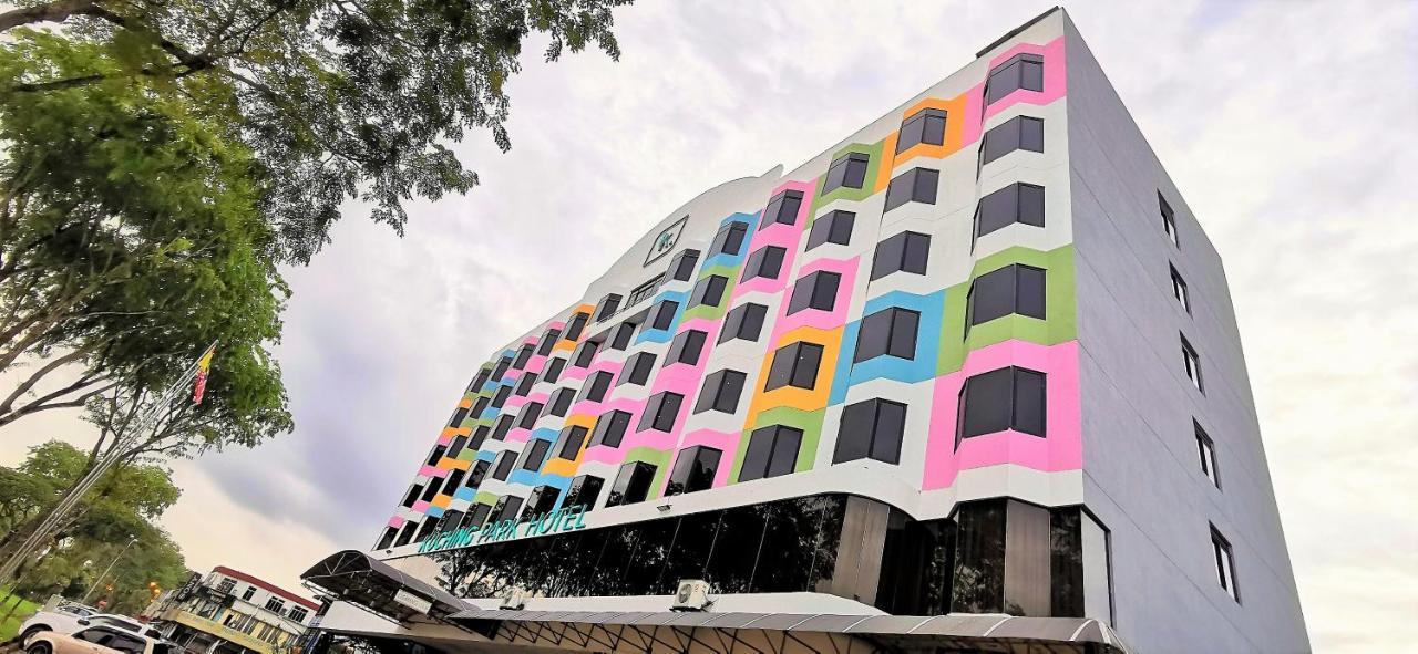 Kuching Park Hotel Exterior photo