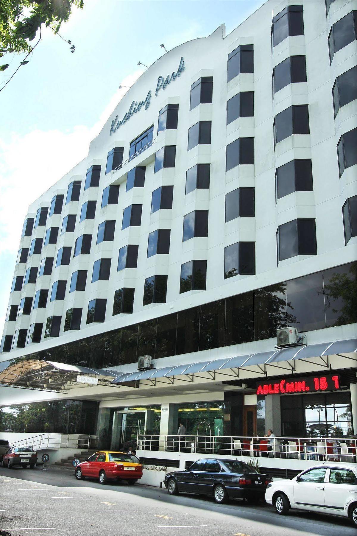 Kuching Park Hotel Exterior photo