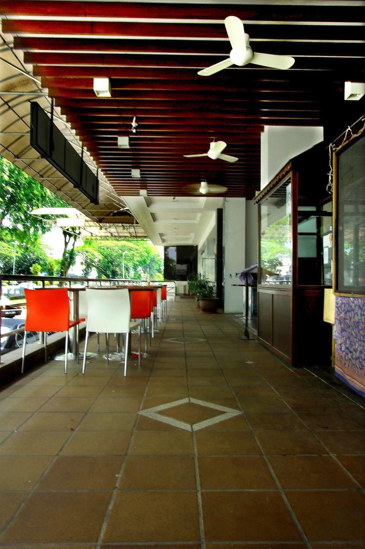 Kuching Park Hotel Exterior photo